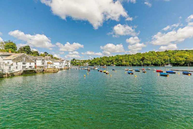 Romantic Getaways for Couples in Fowey