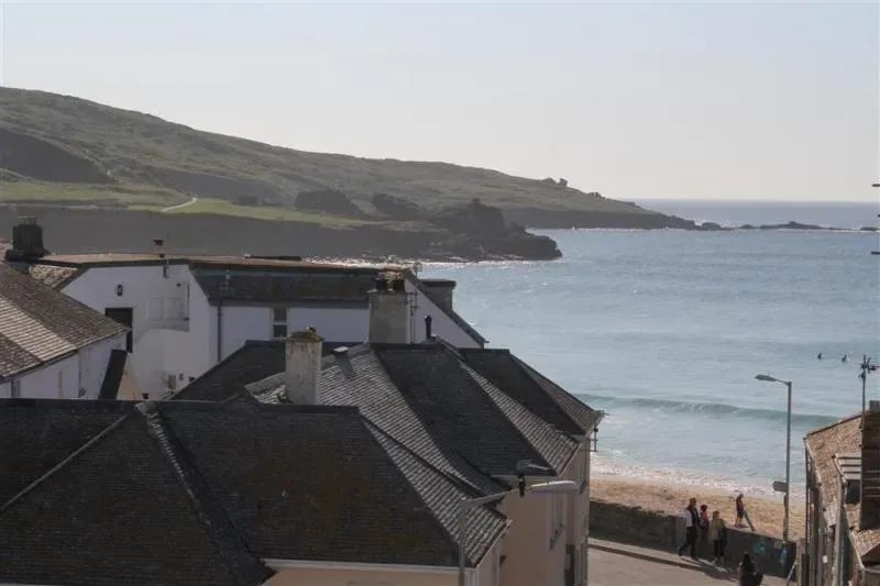 10 Porthmeor Square House Porthmeor Sq