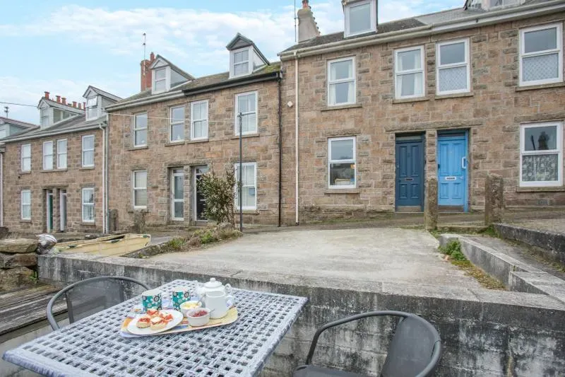 Family Holiday Homes in St Ives