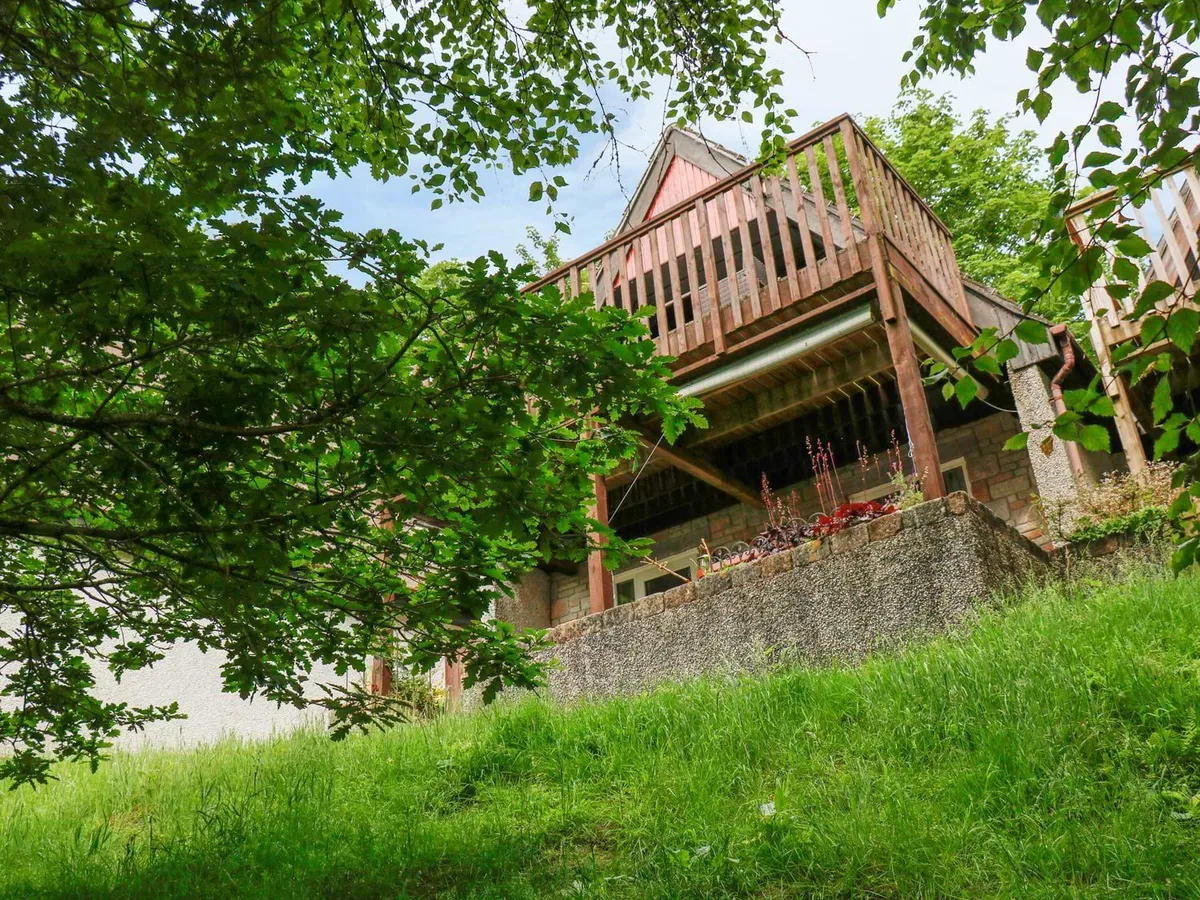 19 Honicombe Park