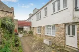 2 Redfern Court