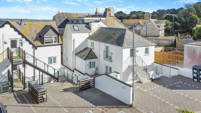 2 Trevail Apartments