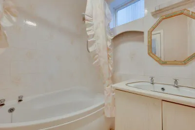 2 Wharf House The Wharf