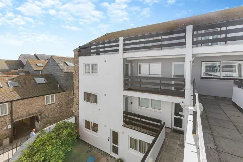 24 St Nicholas Court