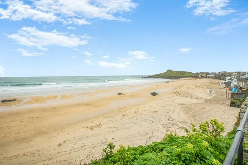 2a Mariners Apartments