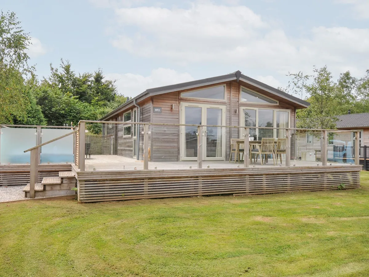 3 Meadow Retreat