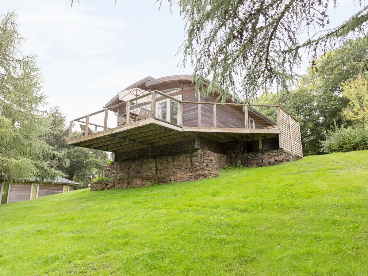 6 Lake View