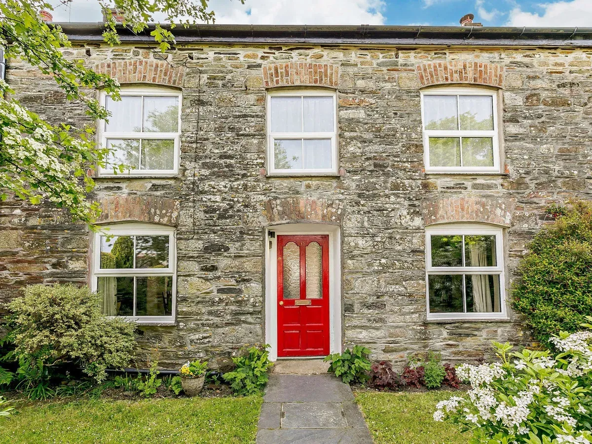 Cottage On The Square