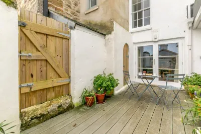 Flat 1 29 Chapel Street