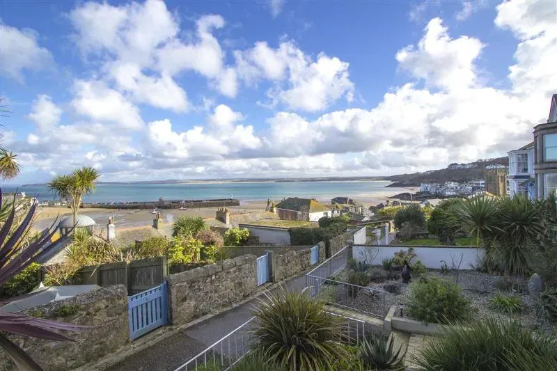 Flat 2 7 Barnoon Terrace