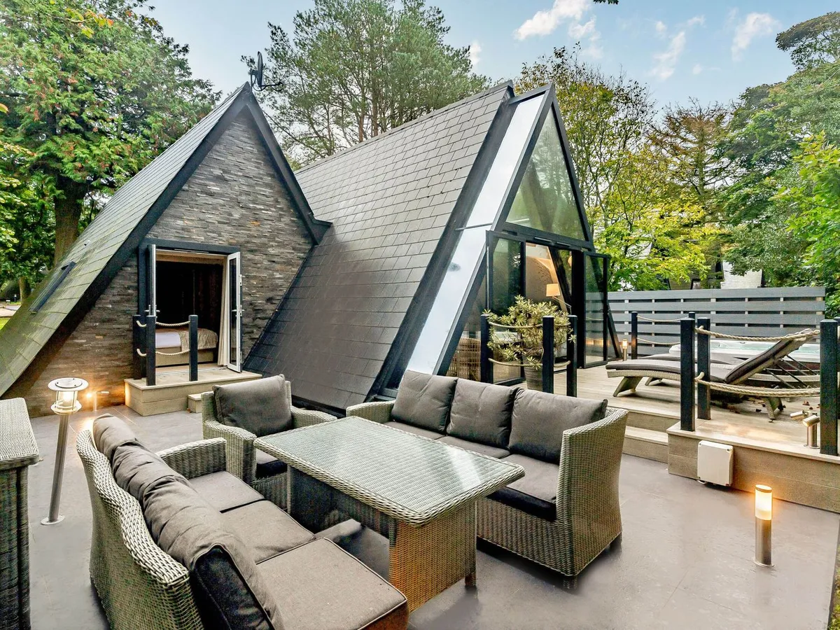 Glass Lodge