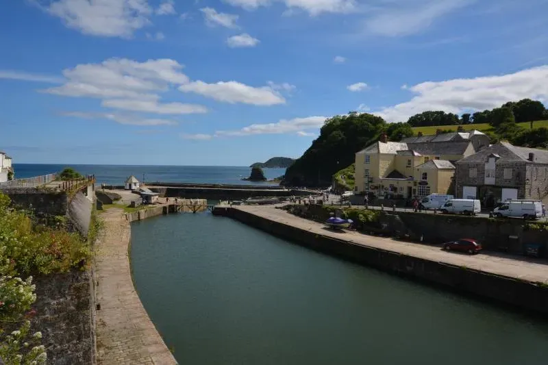 Harbours Reach