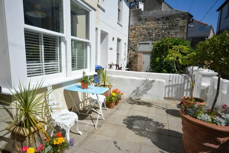 Hideaway And Tremayne