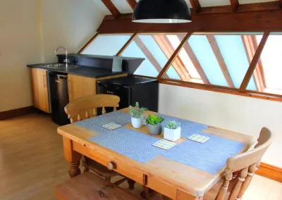 Hooters Apartment EV Point