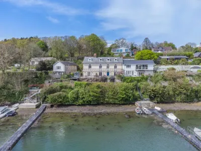 Kits House At Mixtow Creek