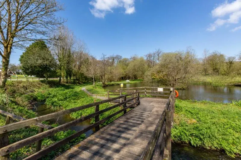 Lakeside Vale