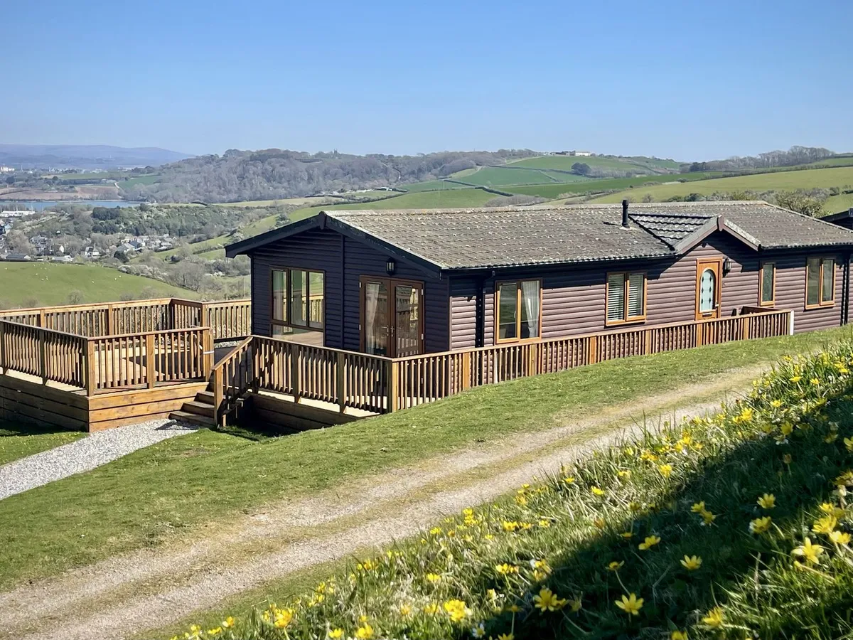 Lowena Lodge