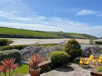 Newquay Tamarisk Lodge on the Gannel