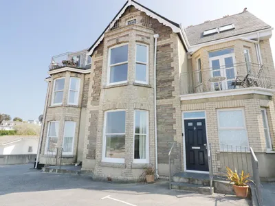 Number 3, Seashore House
