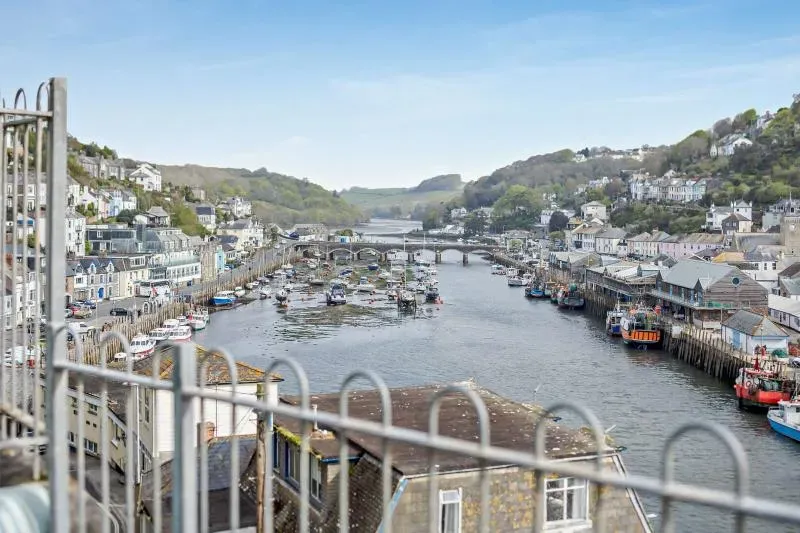 Seascape Looe