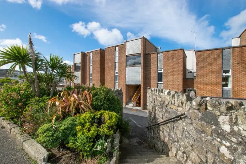 Serenade 19 Gwel Marten