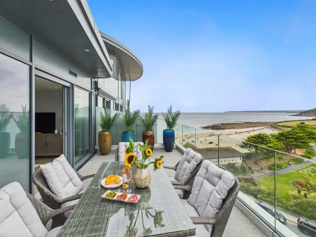 Skydeck at The Liner, St Ives Sea Views