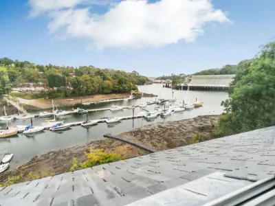 Smugglers Loft At Mixtow Creek