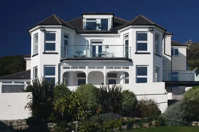 St Georges Lemain Garden Apts