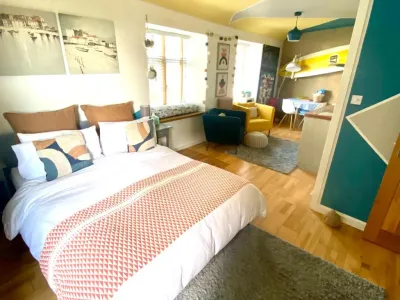 St Ives Balcony Flat TreCar