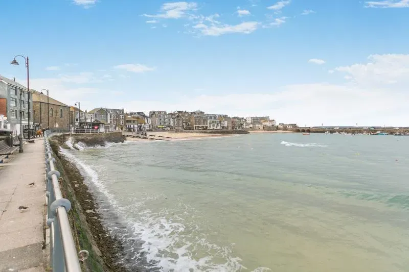 Sunnyside Street An Pol