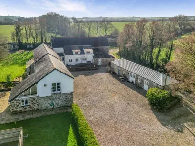 The Courtyard Barn