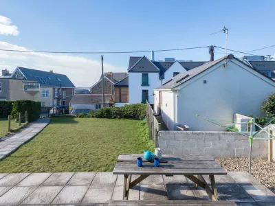 The Holiday House (2 Atlantic Mews)