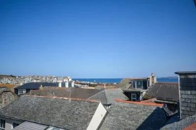 The Old Bakery Flat And Tremayne