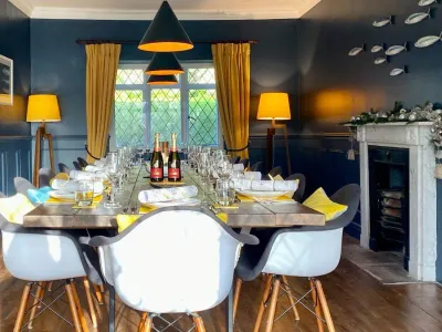 The White Manor House