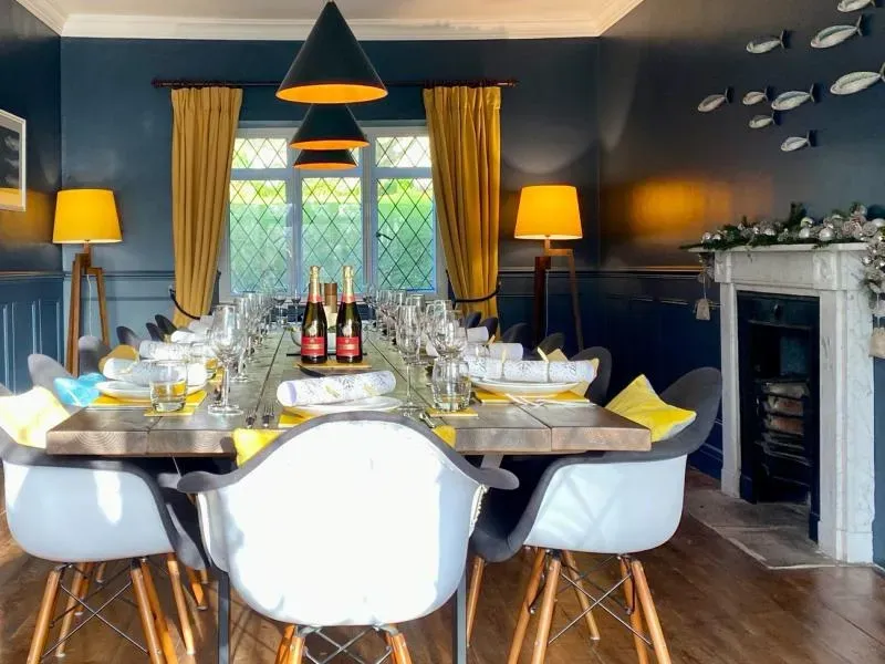 The White Manor House