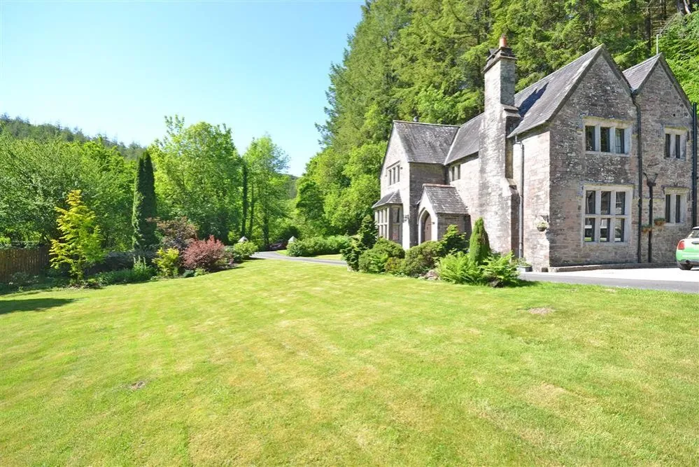 Treverbyn Vean Lodge & Stable