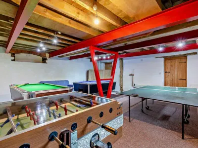 Waterloo Courtyard Haypole Barn